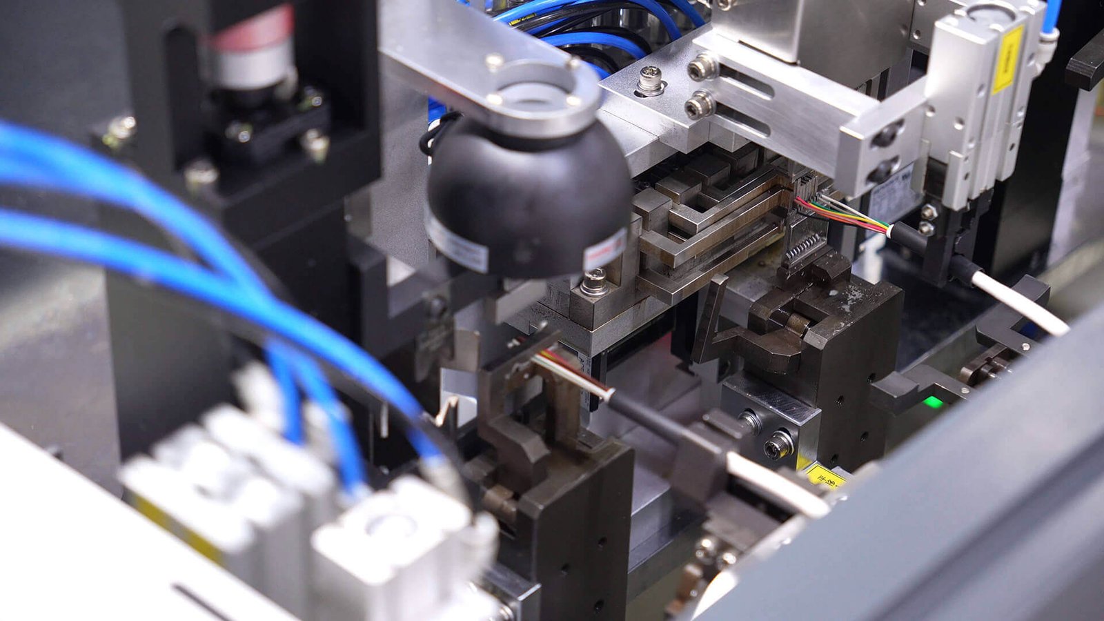 Automatic Multi-Conductor Double Side Terminal Crimping with Heat Shrink Tubing Machine